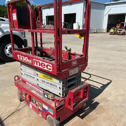 2019 MEC 1330SE Scissor Lift