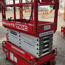 2018 MEC MICRO 19 Scissor Lift