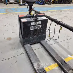 2022 Toyota 8HBW23 Jack