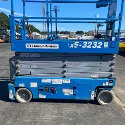 2016 Genie GS-3232 Scissor Lift