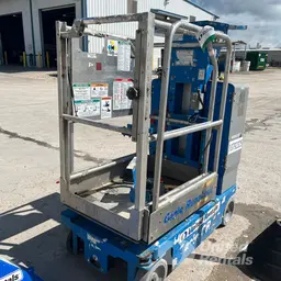 2018 Genie GR-12 Self-Propelled One-Person Lift