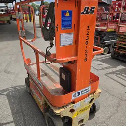 2018 JLG 1230ES Self-Propelled One-Person Lift