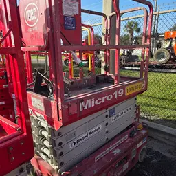 2018 MEC MICRO 19 Scissor Lift