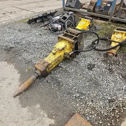 2017 Atlas Copco SB 452 Attachment