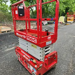 2019 MEC MICRO 19 Scissor Lift