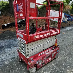 2018 MEC MICRO 19 Scissor Lift