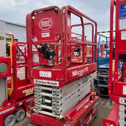 2018 MEC MICRO 19 Scissor Lift
