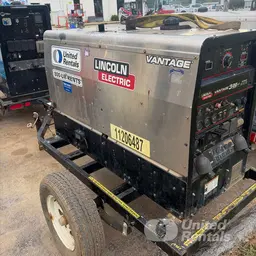2021 Lincoln Electric VANTAGE 322 Welder