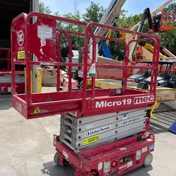 2017 MEC MICRO 19 Scissor Lift