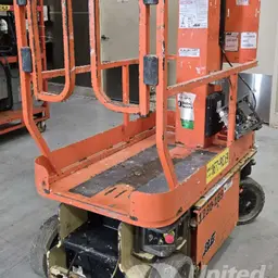 2016 JLG 1230ES Self-Propelled One-Person Lift
