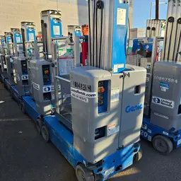 2016 Genie GR-20 Self-Propelled One-Person Lift