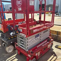 2019 MEC MICRO 19 Scissor Lift