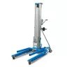 Elevador de materiales manual Genie de 700 – 1,000 lb y 6 – 12 ft azul y plateado