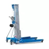 Elevador de materiales manual Genie de 700 – 1,000 lb y 13 – 15 ft azul y plateado